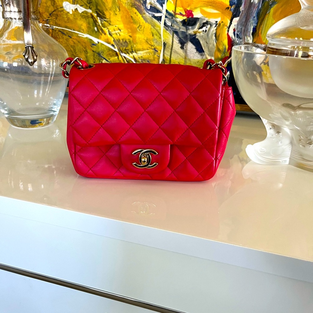 Chanel handbag in a gorgeous plink/ red color